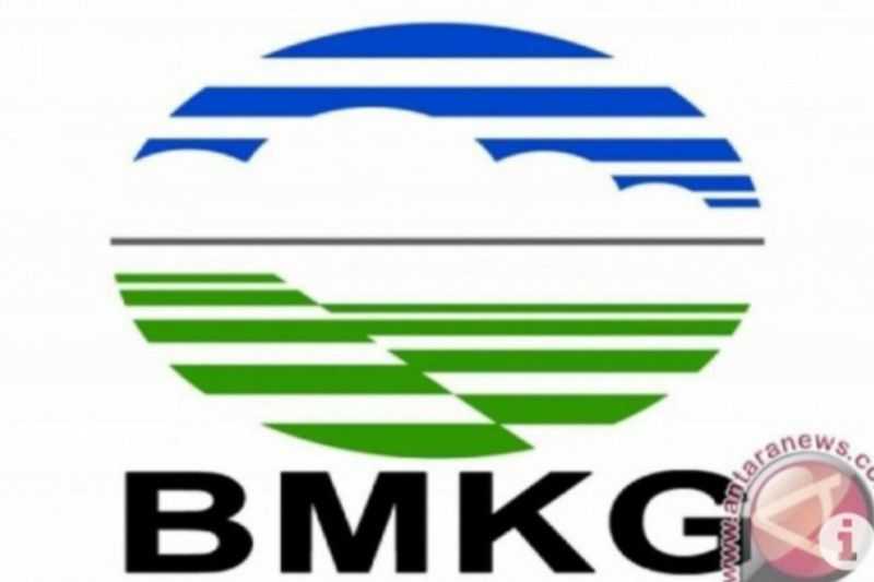 Nelayan Jangan Melaut, BMKG: Waspada Gelombang Tinggi Hingga Enam Meter