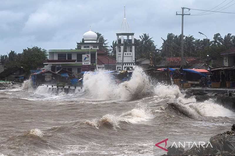 Nelayan Jangan Melaut, BMKG: Waspada Gelombang Tinggi Perairan Indonesia Pada 29-30 September