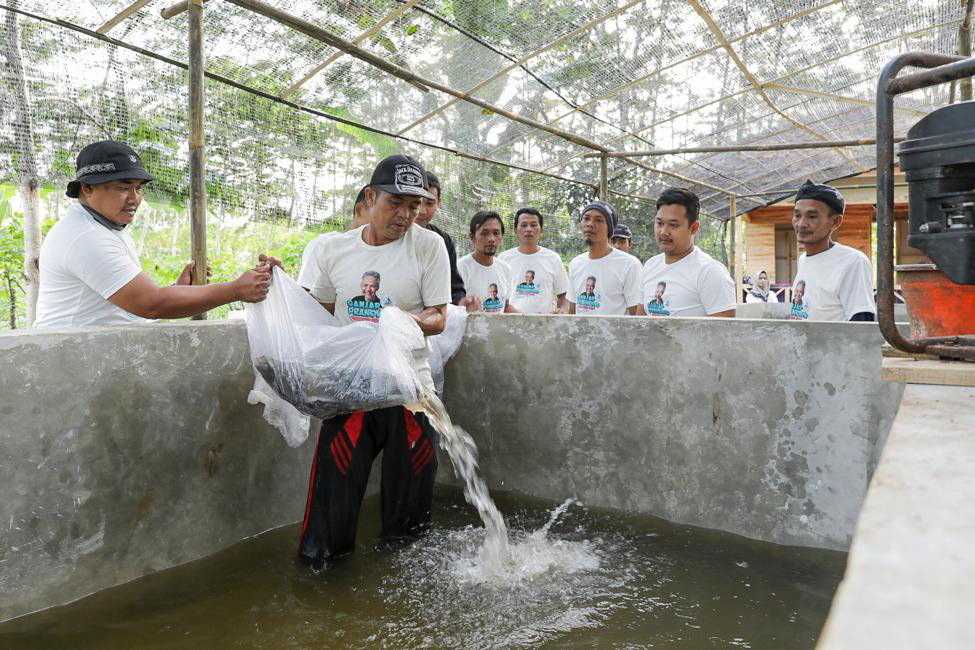 Nelayan Pesisir Dukung Ganjar Berikan Bantuan Lele ke Pembudi Daya Ikan Darat di Cianjur