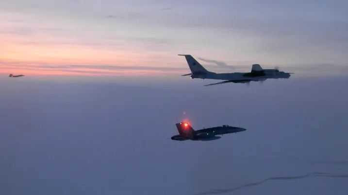 NORAD: Pesawat Militer Tiongkok dan Russia Terlacak di Dekat Alaska