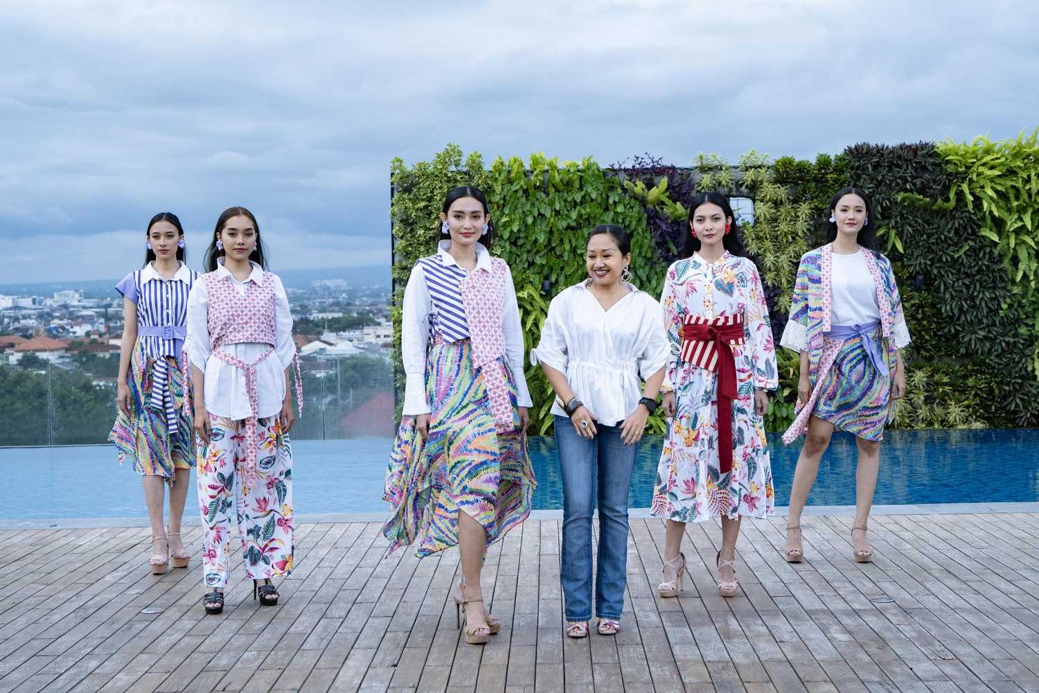 Novotel Suites Yogyakarta Suguhkan Fashion Show Karya Designer Yogyakarta