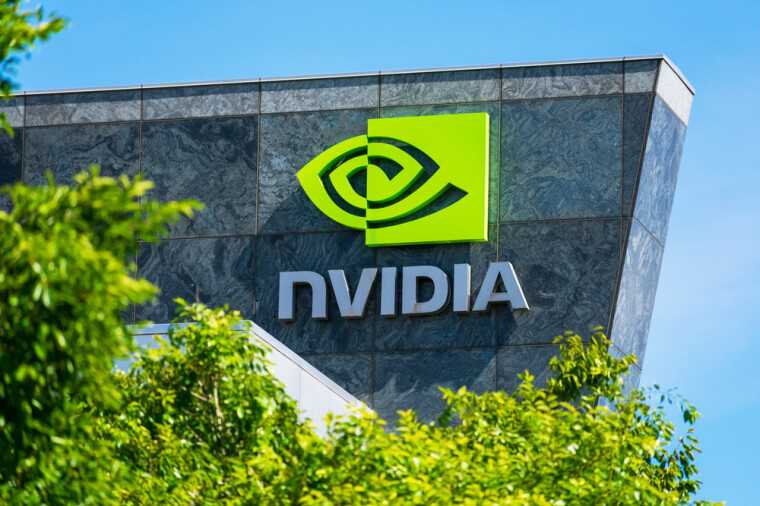 Nvidia Kembangkan Chip AI untuk Pasar Tiongkok dengan Kemampuan 'Terbatas'