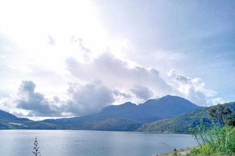 Objek Wisata Danau Talang Ramai Dikunjungi Saat Libur Lebaran