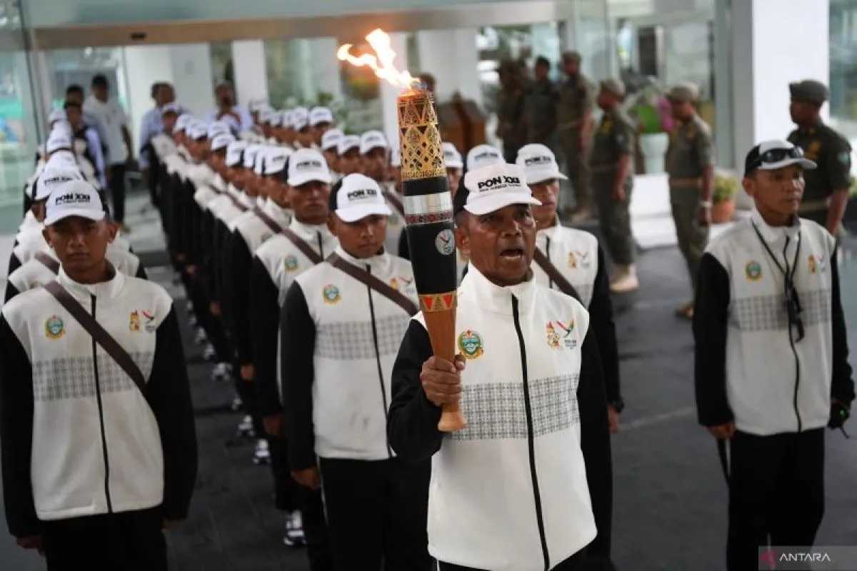 Obor Api PON Tiba di Kota Medan, Menuju Istana Maimun