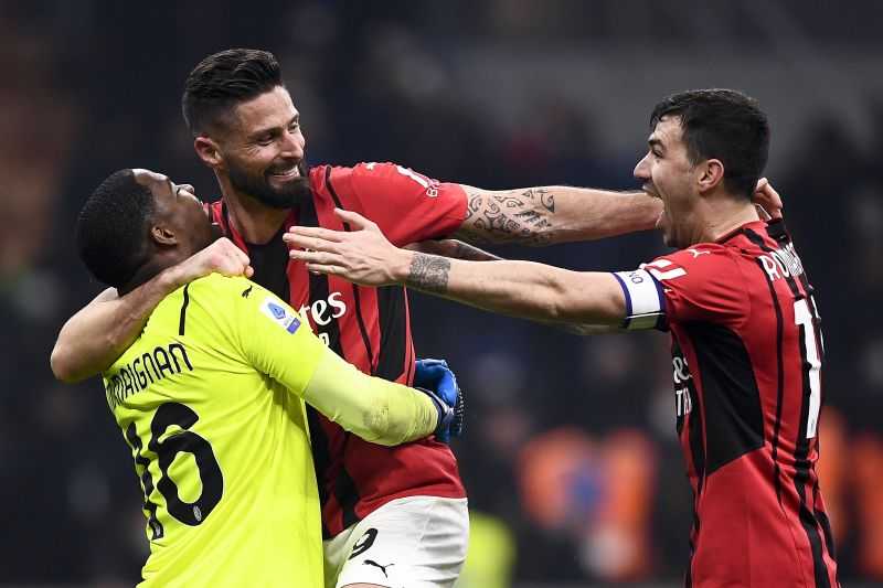 Olivier Giroud Bawa AC Milan Tundukkan Inter Milan 2-1