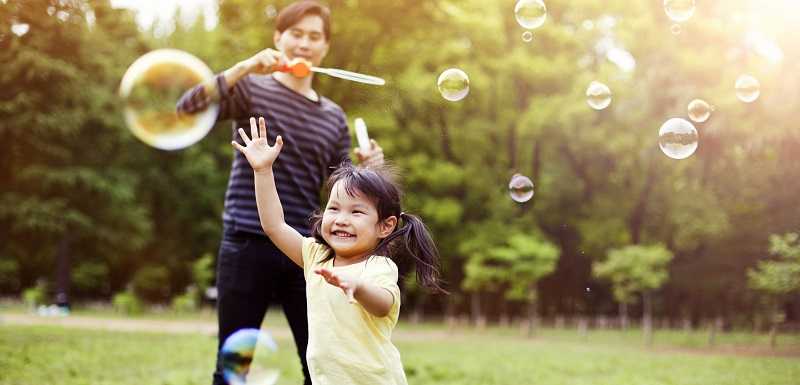 Orang Tua Perlu Ajak Anak Beraktivitas di Luar Ruang