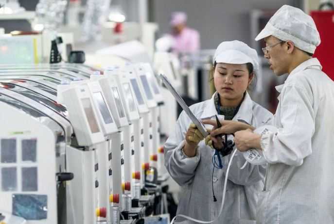 Karyawan di Pabrik iPhone