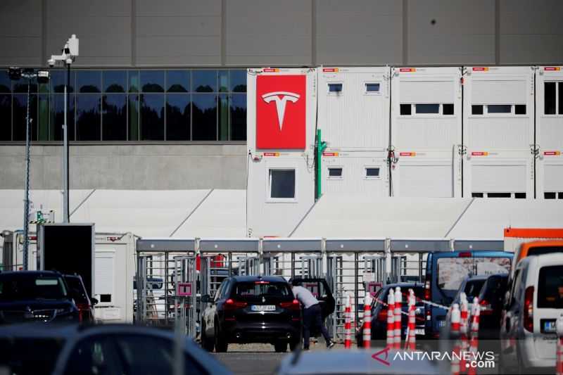 Pabrik Tesla di Berlin Hentikan Produksi Dua Pekan, Tapi Aneh Tanpa Penjelasan Apa Penyebabnya