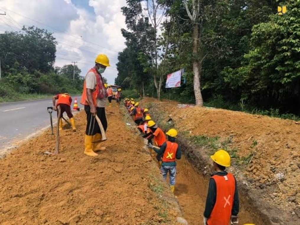 Padat Karya Pemeliharaan Jalan Serap 51.964 Pekerja