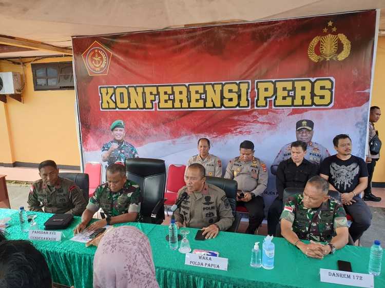 Pangdam XVII/Cenderawasih Sampaikan Perkembangan Terbaru Penanganan Pembakaran Pesawat Susi Air