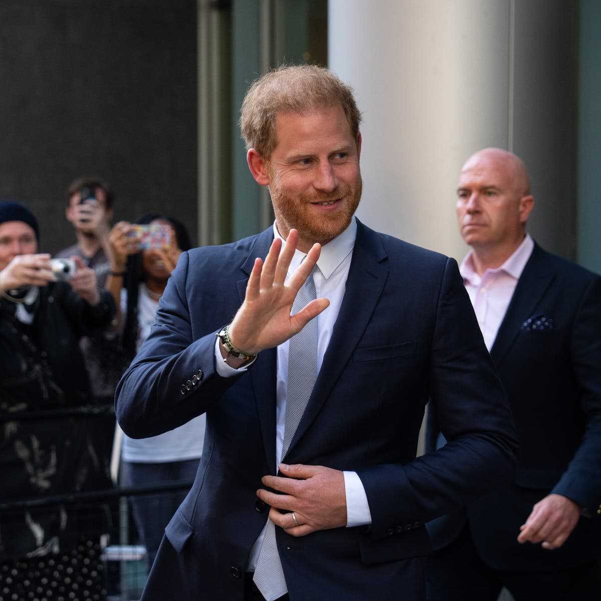 Pangeran Harry Menangkan Gugatan Peretasan Ponsel oleh Tabloid Inggris