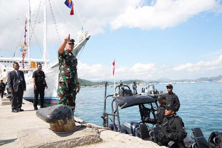 Panglima TNI Berikan Instruksi Denjaka Amankan Celah Ancaman Laut pada KTT ke-42 Asean