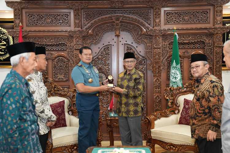 Panglima TNI Bersilaturahim ke Pimpinan Pusat Muhammadiyah