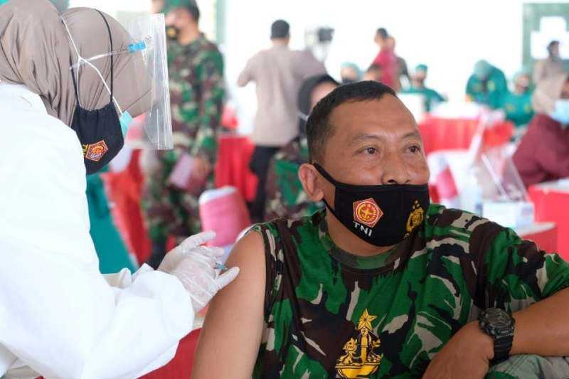 Panglima TNI dan Kapolri Cek Vaksinasi Personelnya di Semarang