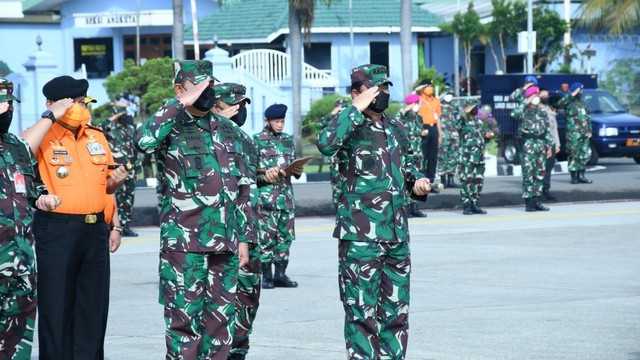 Panglima TNI dan KSAL Lepas Jenazah Wakapuspen TNI Laksma Tedjo Sukmono