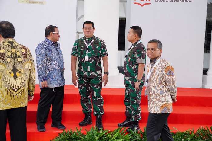 Panglima TNI Hadiri Rapat Transisi Penanganan Covid-19
