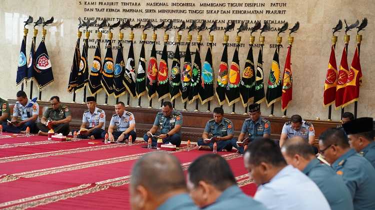 Panglima TNI Mengadakan Doa Bersama