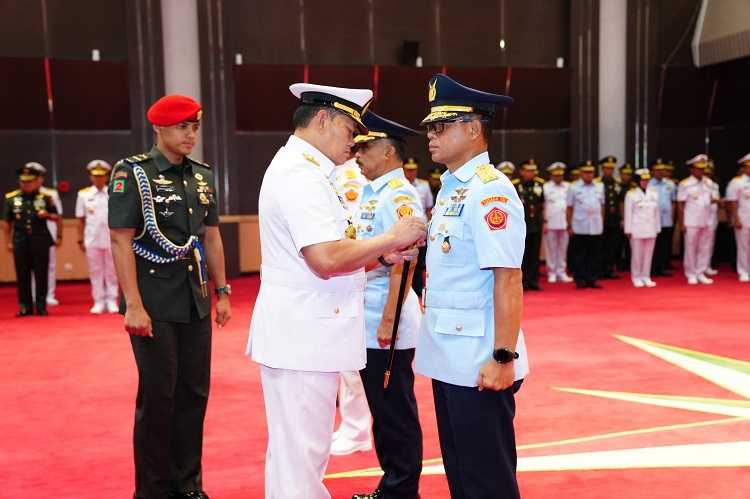 Panglima TNI Pimpin Sertijab Aslog dan Kapusada TNI serta Kenkat Pati TNI Rektor Unhan