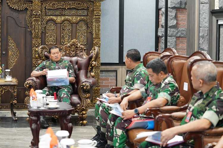 Panglima TNI Terima Paparan Kesiapan Penandatangan Kontrak Kerja Bersama