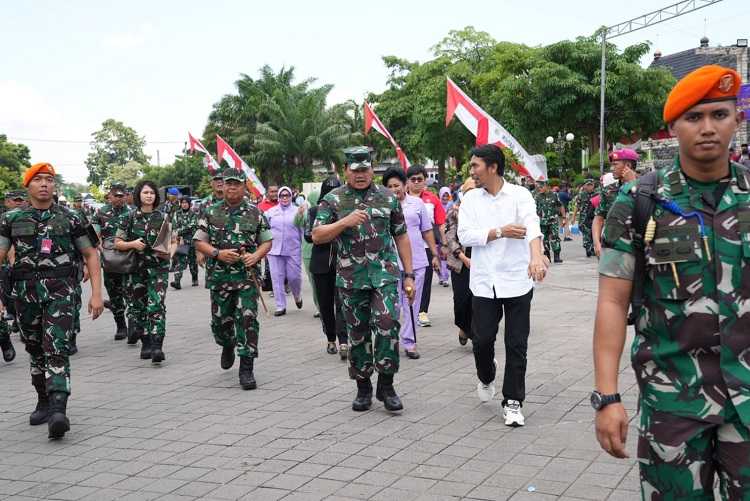 Panglima TNI Tinjau Karya Bakti TNI Skala Besar Madiun