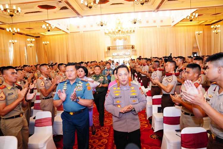 Panglima TNI: TNI dan Polri Alat Perekat Perbedaan Bangsa