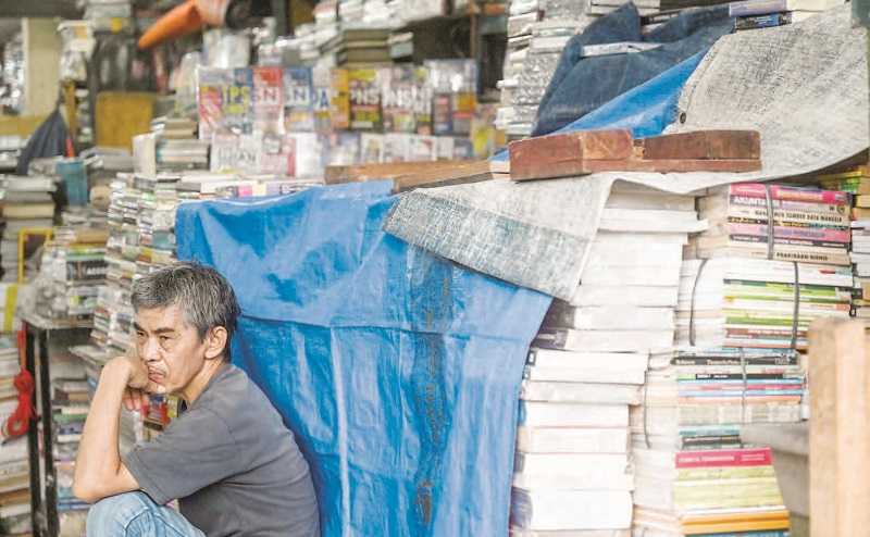 PASAR BUKU KWITANG SEPI PENGUNJUNG