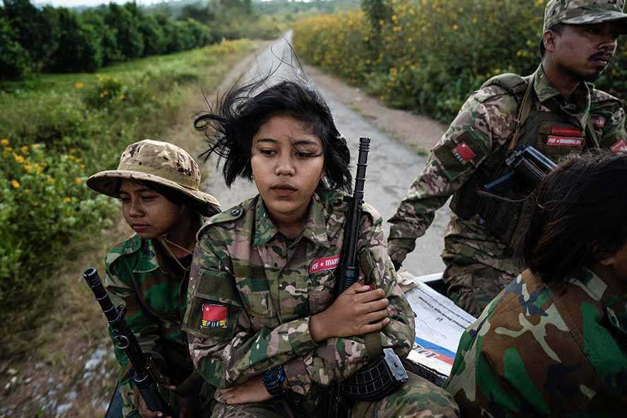 Pasukan Antijunta Serang Markas Militer di Mandalay