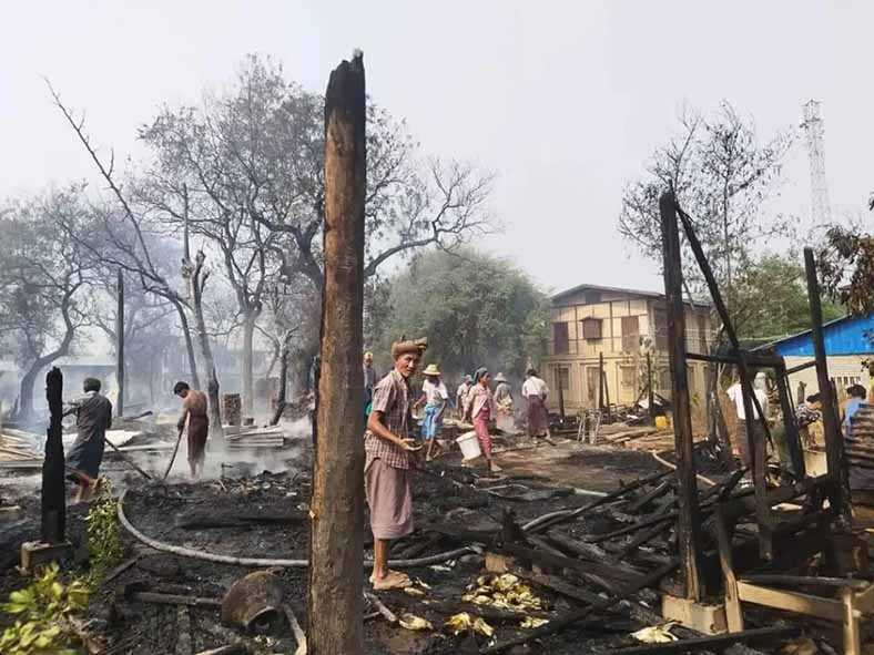 Pasukan Junta Bakar Rumah-rumah di Sagaing