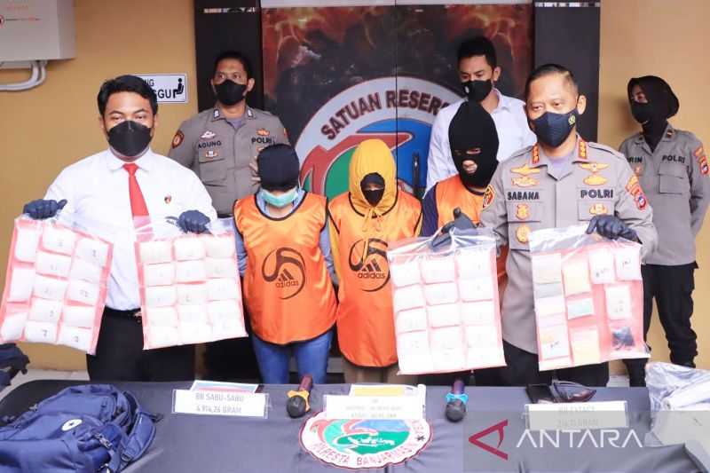 Pasutri Ditangkap Polisi Edarkan 4,9 Kg Sabu-sabu di Banjarmasin