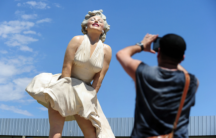 Patung Marilyn Monroe Akan Dipindahkan Menyusul Kontroversi Penduduk