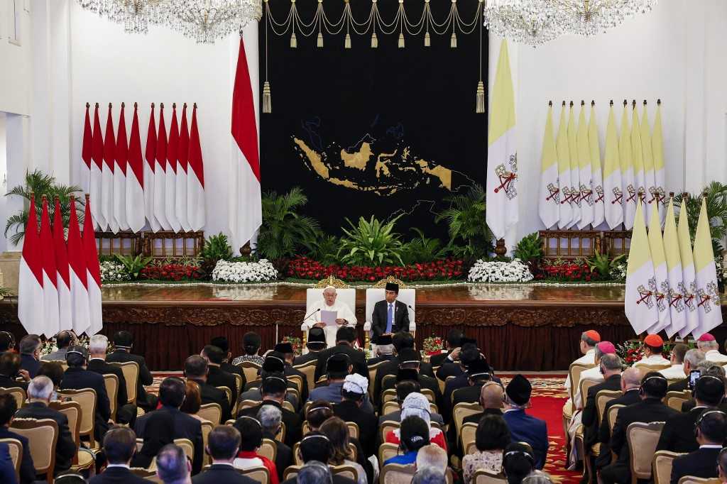 Paus Fransiskus di Istana Negara, Disambut Jokowi dan Bertemu Prabowo 4