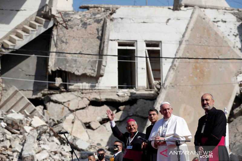 Paus Fransiskus Mendarat di Mosul Irak Utara