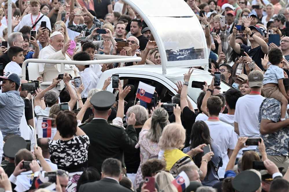 Paus Fransiskus Mendesak Semua Pihak untuk Menghentikan Pertikaian Bersenjata di Azerbaijan