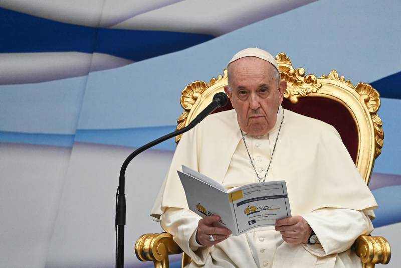 Paus Fransiskus Peringatkan Penggunaan Medsos Berlebihan