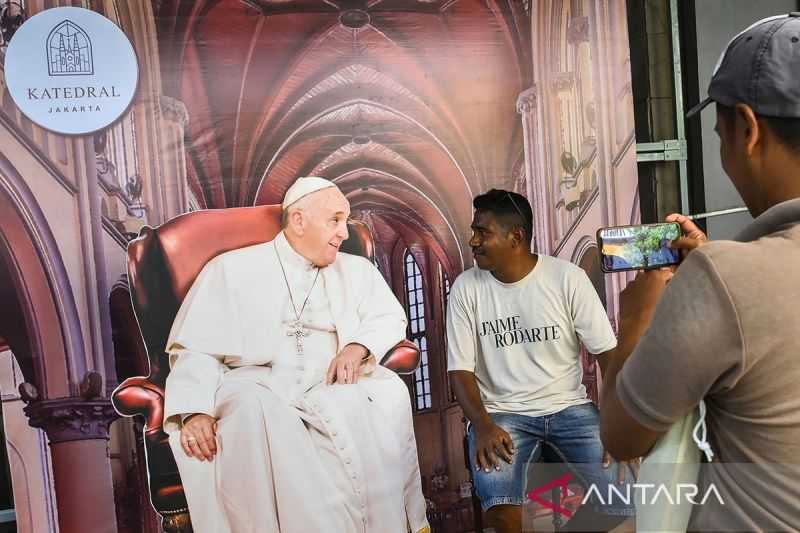 Paus Fransiskus Sampaikan Pesan Persaudaraan di Gereja Katedral Jakarta