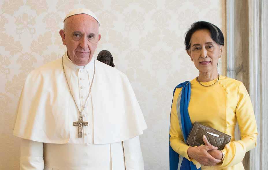 Paus Fransiskus Serukan Pembebasan Suu Kyi