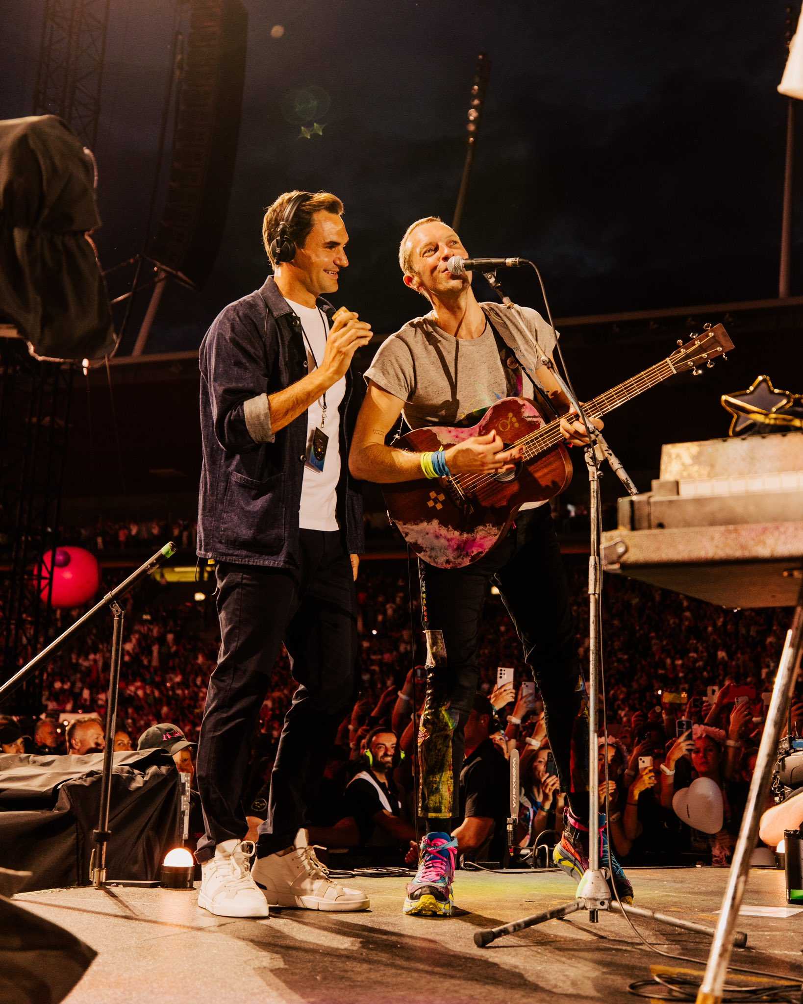 Pecah! Coldplay Manggung Bareng Petenis Roger Federer di Swiss