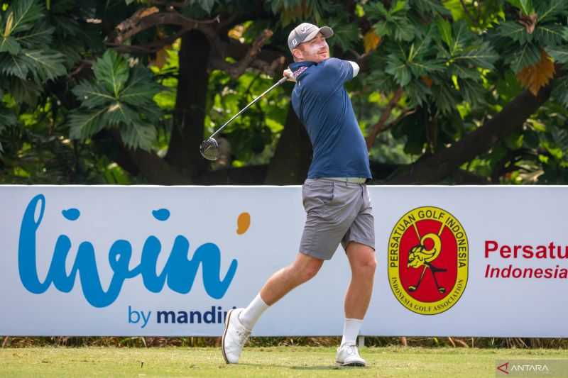 Pegolf Australia Aaron Wilkin Masih Kuasai Pucuk Klasemen Mandiri Indonesia Open 2024