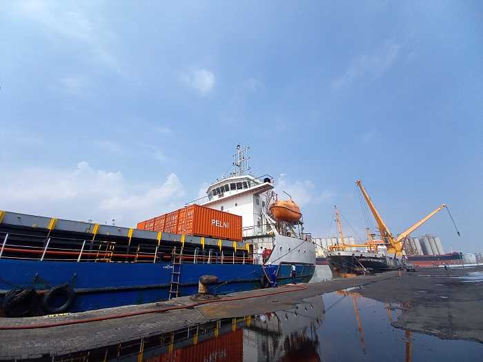 Pelabuhan Tanjung Perak Optimalkan Layanan Tol Laut