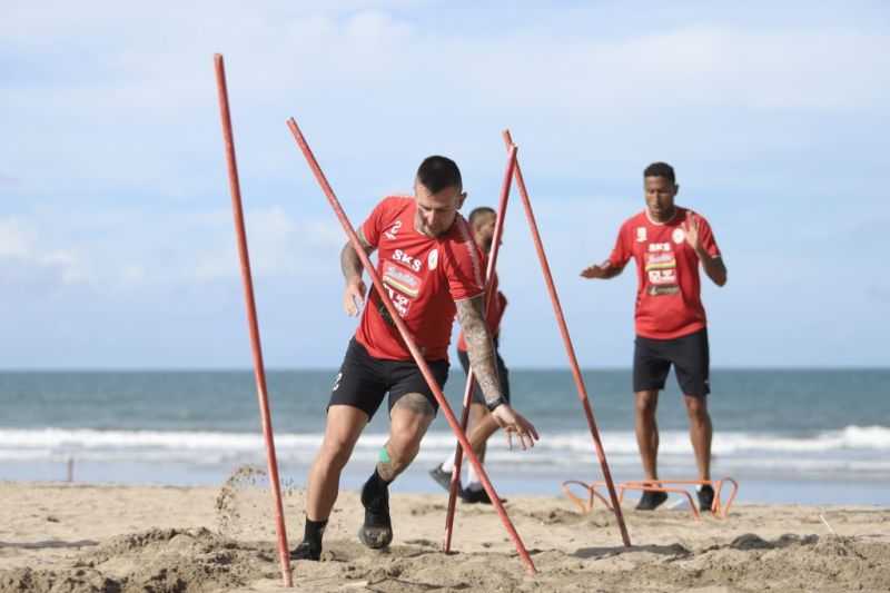 Pelatih I Putu Gede Akan Perkuat Mentalitas Pemain PSS Lawani Borneo FC