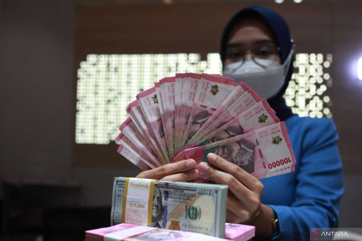 Pelemahan Rupiah Mulai Berdampak ke Industri