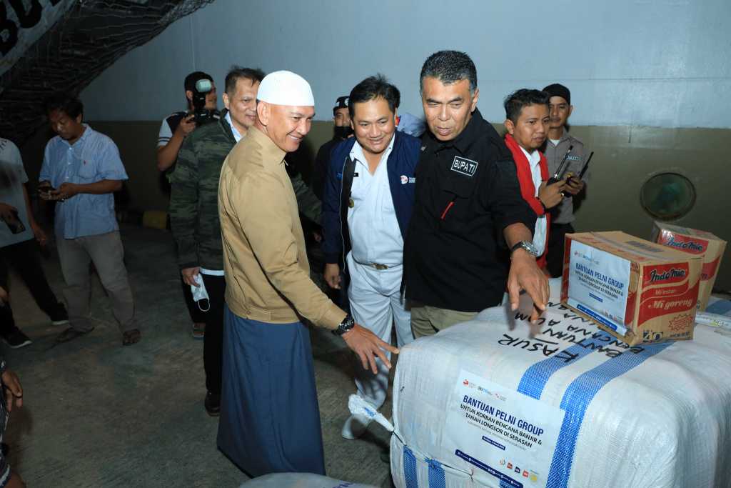 Pelni Group Mengirimkan Bantuan untuk Korban Banjir dan Tanah Longsor Natuna 3