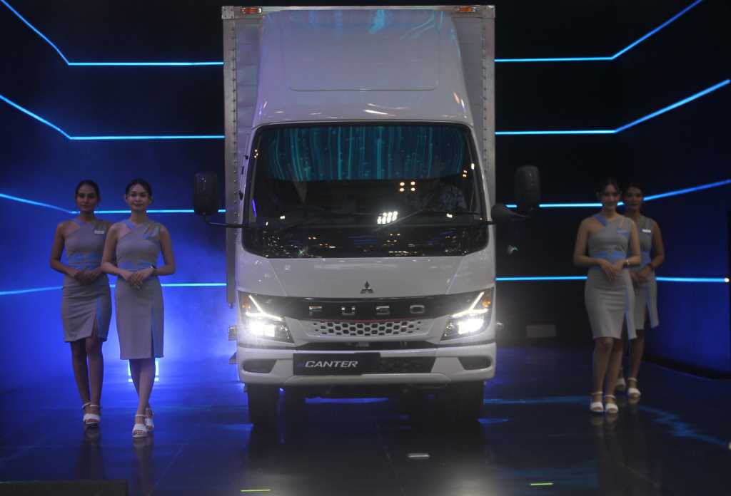 Peluncuran Truk Fuso Listrik eCanter 1