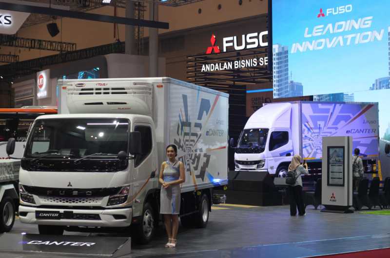 Peluncuran Truk Fuso Listrik eCanter 2