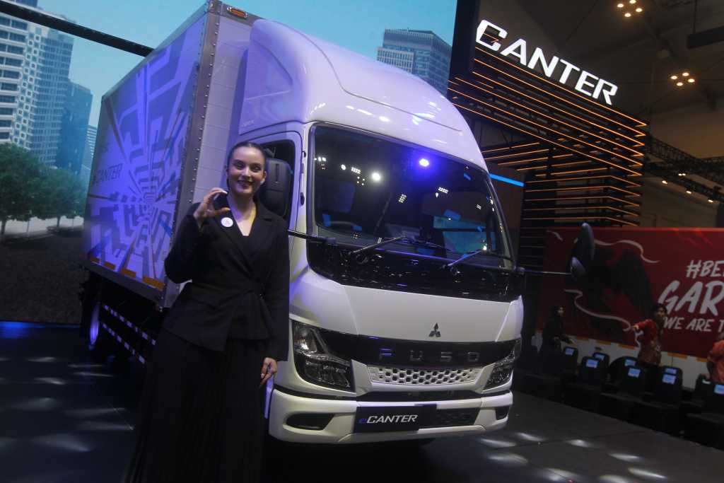 Peluncuran Truk Fuso Listrik eCanter 3