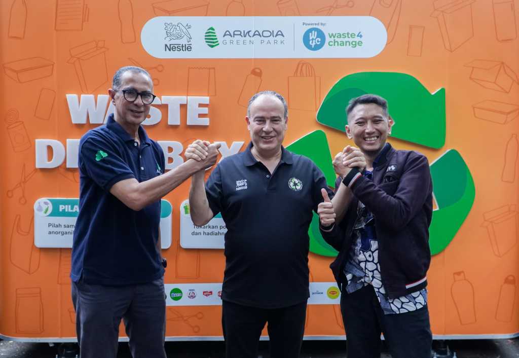 Peluncuran Waste Dropbox bersama Waste4Change & Perkantoran Arkadia Green Park 4