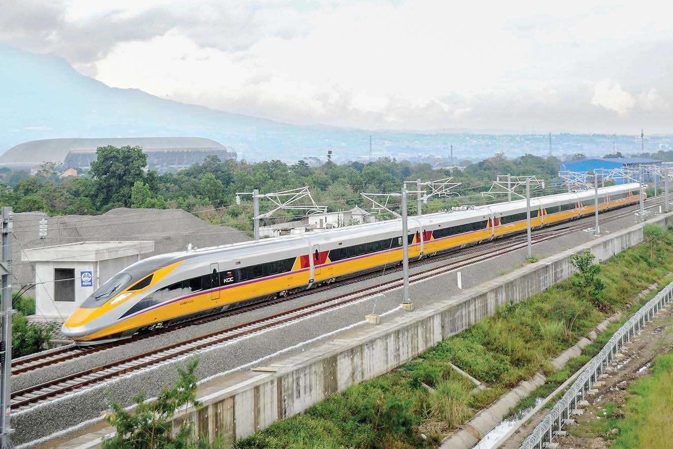 Pembangunan Kereta Cepat Jakarta-Bandung Sudah 91,7%