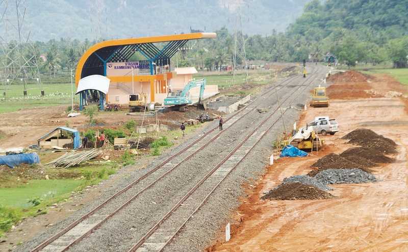 PEMBANGUNAN REL KERETA API MAKASSAR-PAREPARE