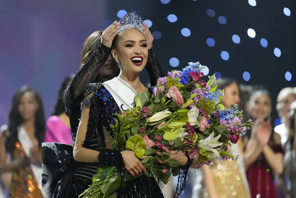 Pemenang Miss Universe Ternyata Penjahit Baik Hati
