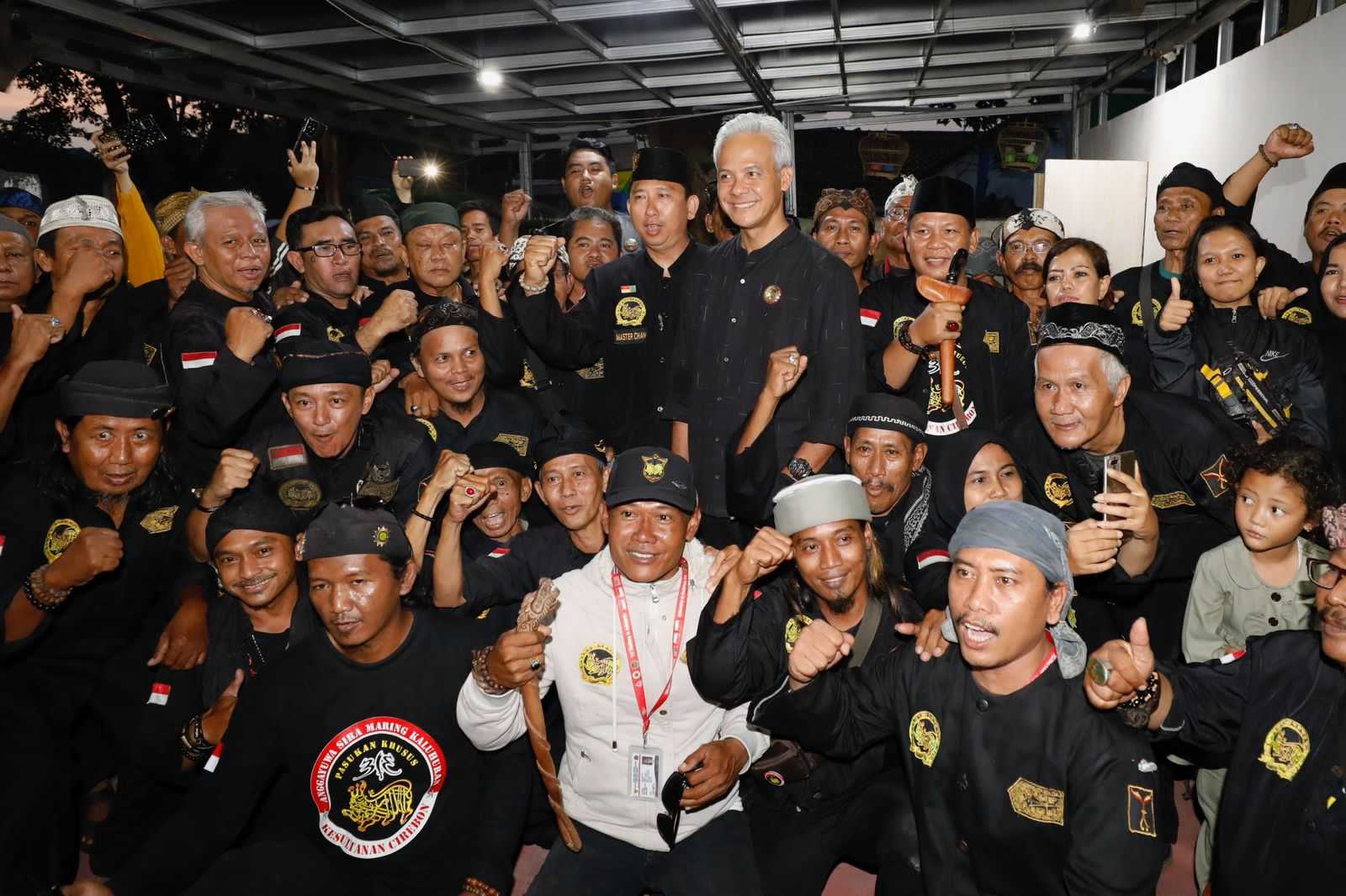 Pemimpin Bijak-Tegas, Ganjar Diberi Gelar Anggota Kehormatan Luar Biasa oleh Laskar Agung Macan Ali Cirebon 4